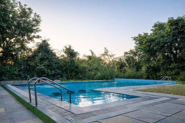 Pool 69 of 122