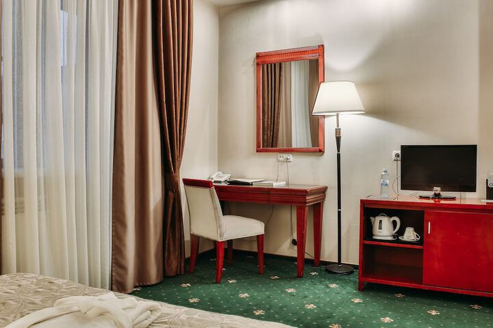Room 8 of 32
