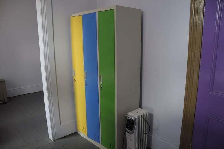 Room 8 of 68