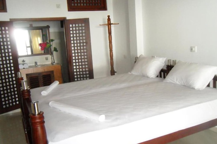 Room 15 of 76