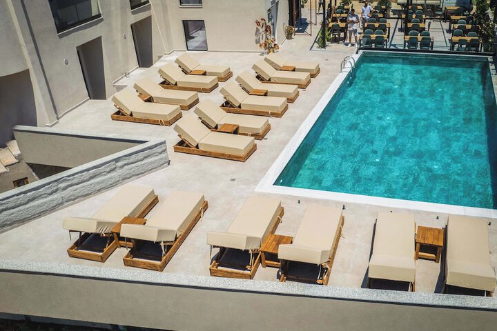 Pool 68 of 74