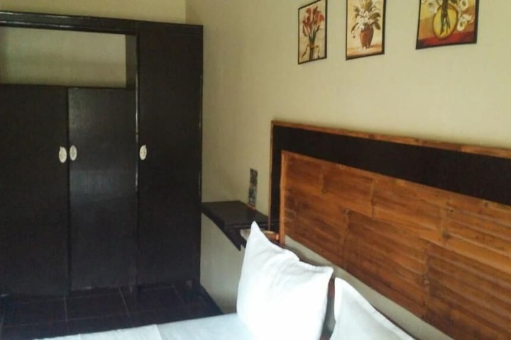 Room 6 of 20
