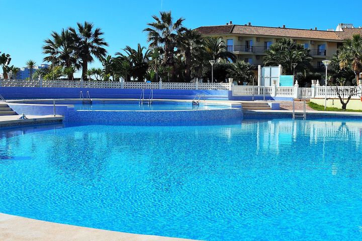 Pools & Facilities