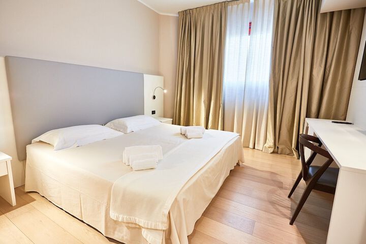 Room 4 of 21