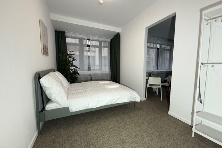 Room 7 of 49