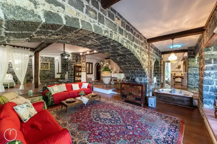 Room 5 of 21