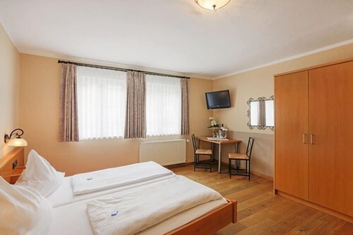Room 8 of 44
