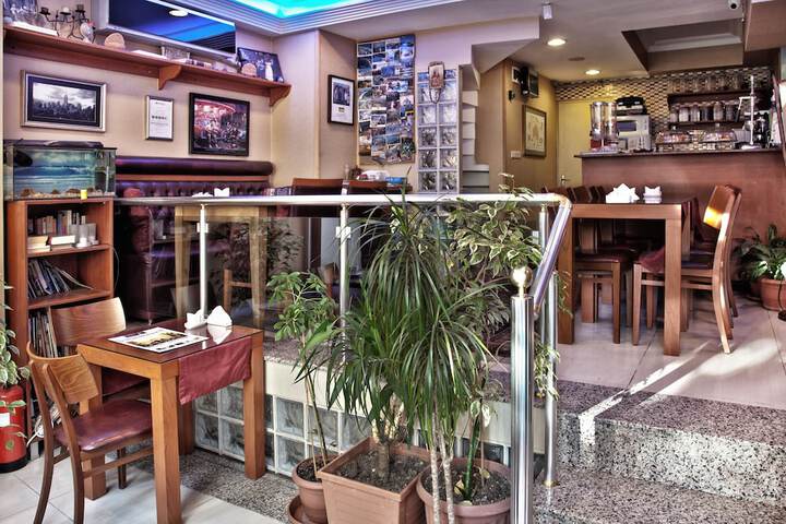 Guest Lobby