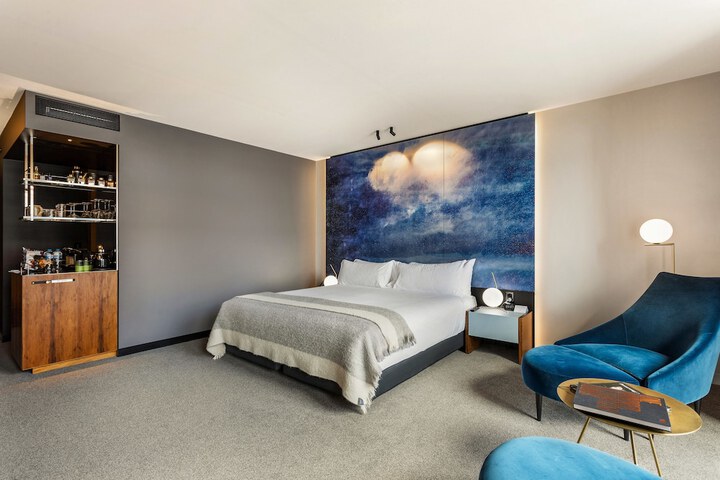 Room 11 of 55