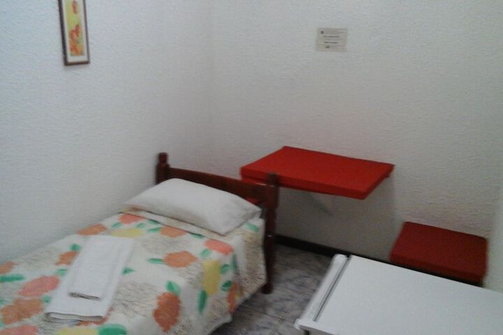 Room 10 of 19