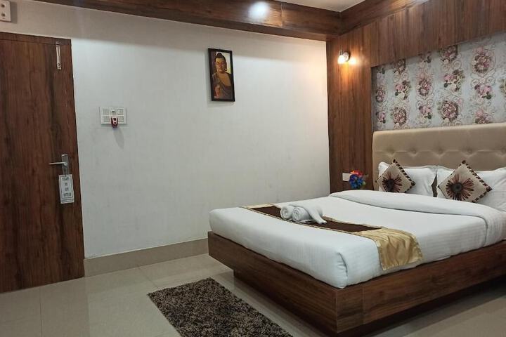 Room 2 of 35