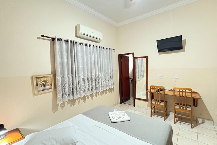 Room 28 of 68