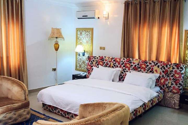 Room 5 of 21