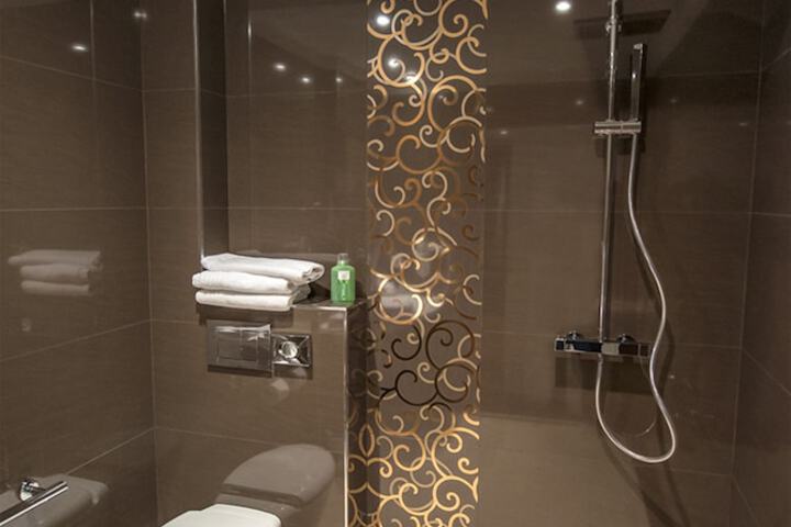 Clean Restrooms