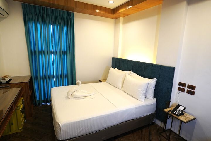 Room 16 of 52