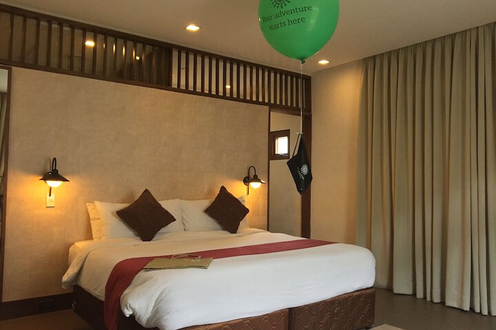Room 12 of 104