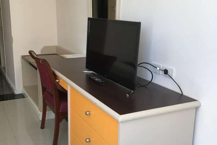 Room 33 of 73