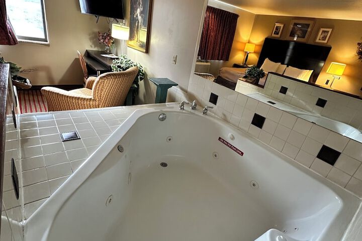 1 King Bed (14 of 16)
