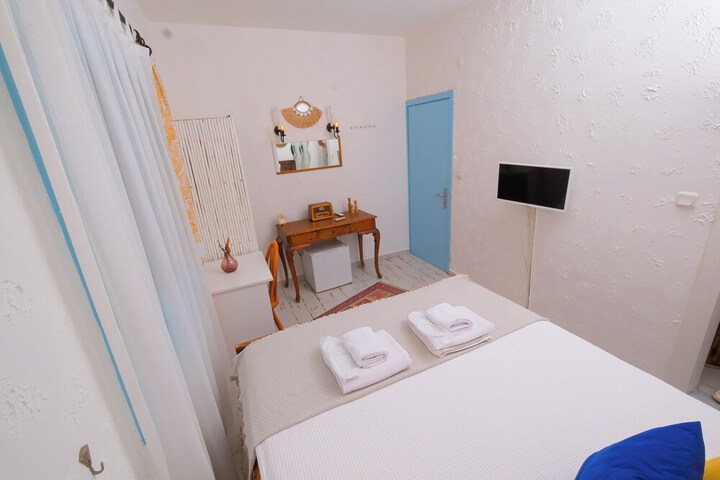 Room 12 of 51