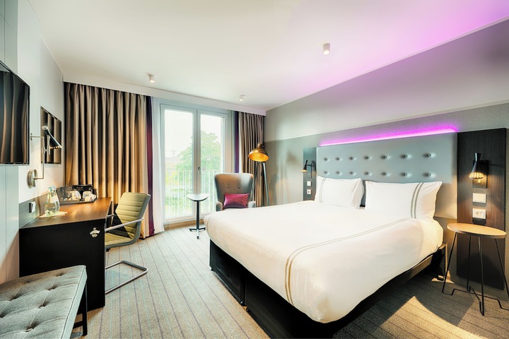 Room 4 of 31