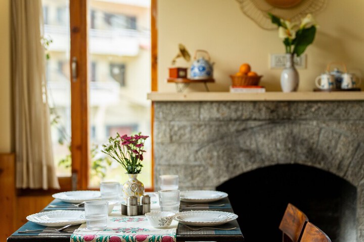 Dining 27 of 49