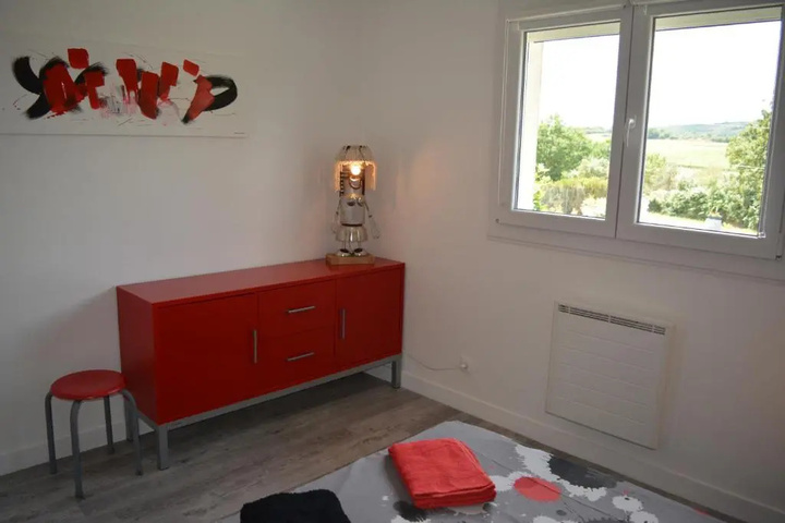Room 4 of 25