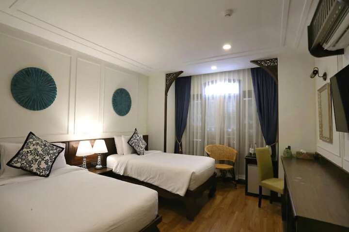 Room 15 of 44