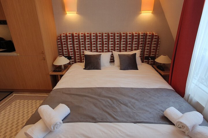 Room 3 of 17