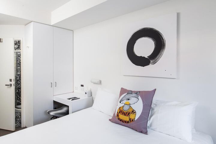 Room 17 of 36
