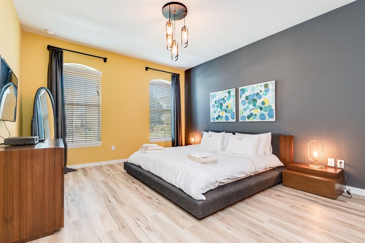 Room 2 of 62