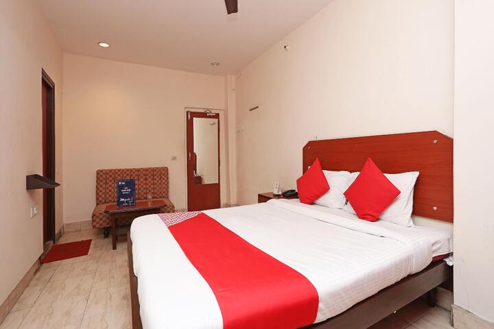 Room 2 of 6