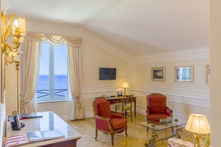 Room 51 of 185