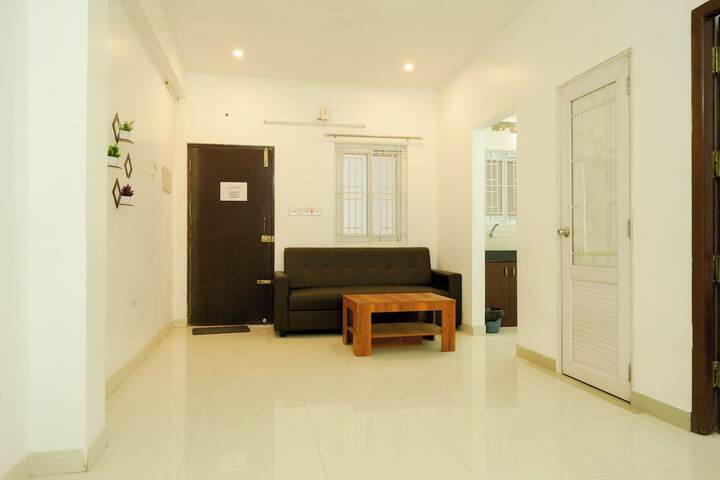 Room 16 of 38