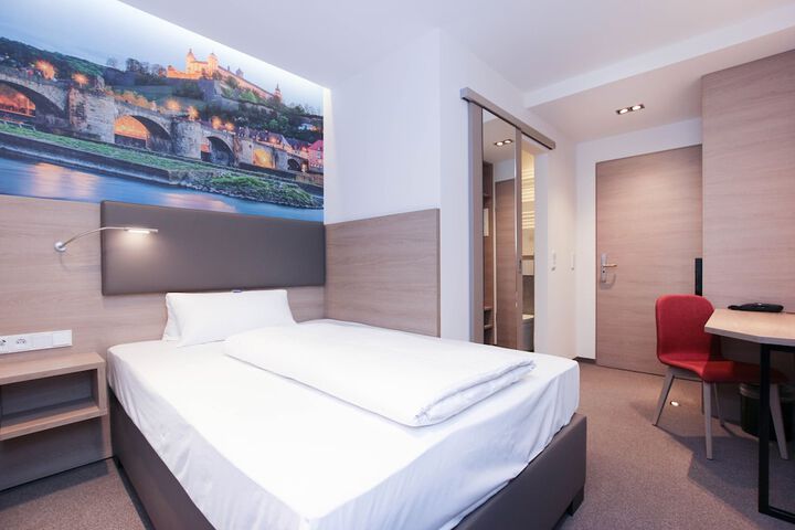 Room 10 of 50