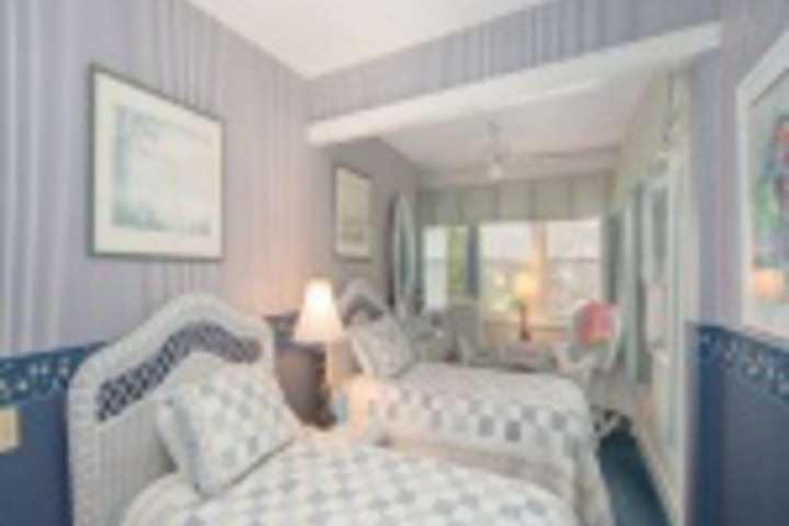 Room 73 of 84
