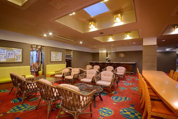 Entrance & Lobby