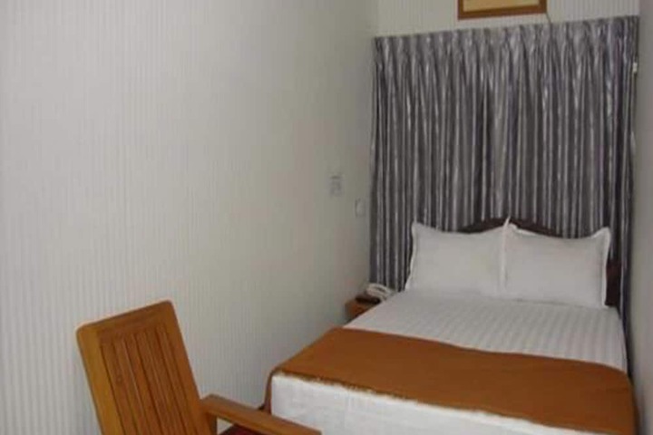 Room 14 of 26