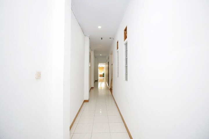 Ballroom/Hall 2 of 20