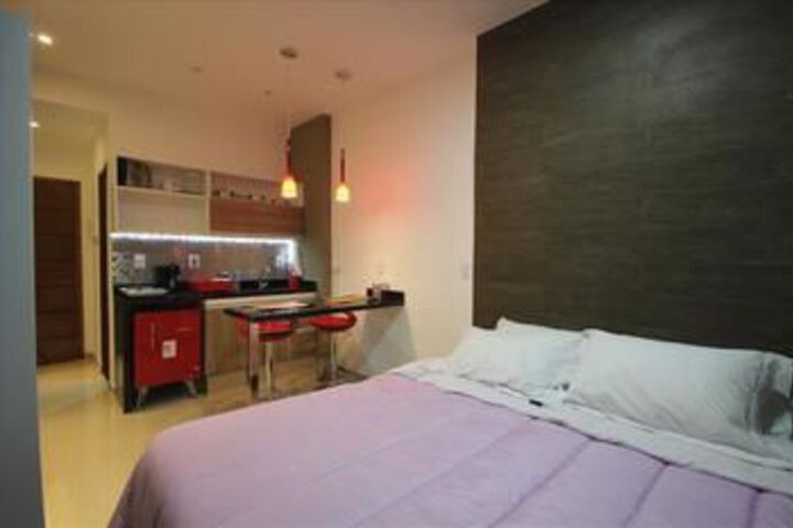 Room 10 of 16
