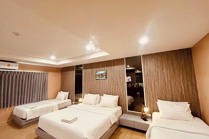 Room 37 of 164