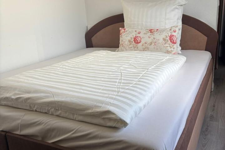 Room 5 of 14
