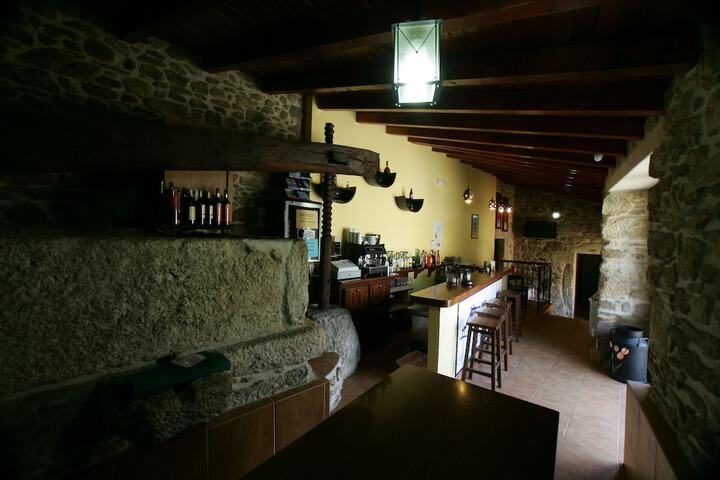 Lounge 14 of 24