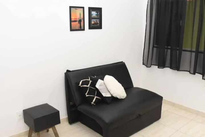 Room 9 of 20