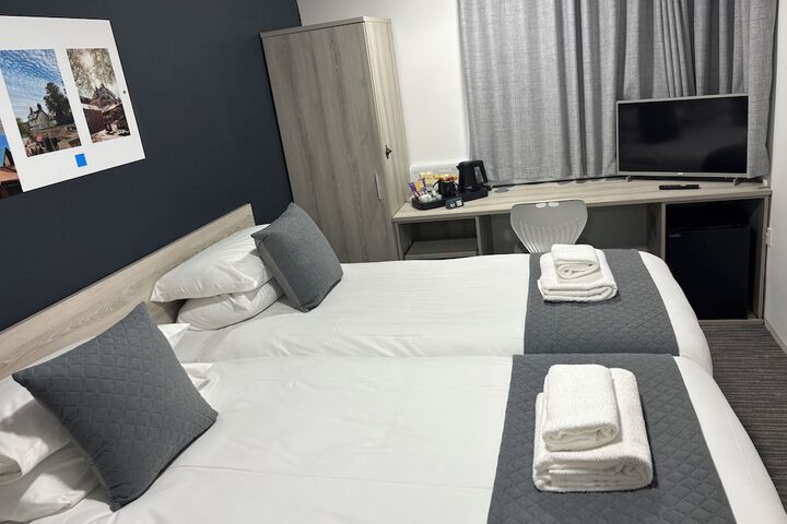 Room 17 of 83
