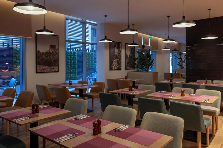 Dining 141 of 223