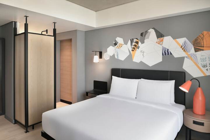 Room 6 of 50