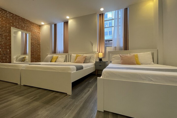 Room 81 of 236