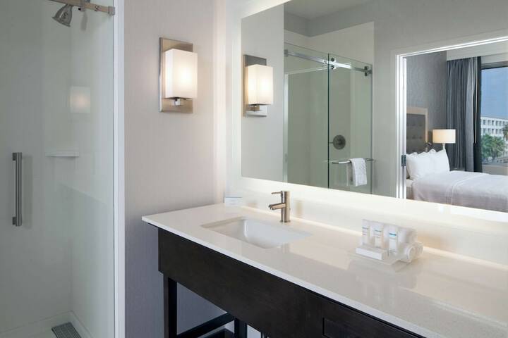 Bathroom shower