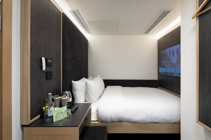 Room 30 of 43