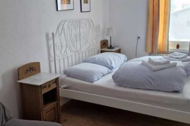 Room 5 of 65